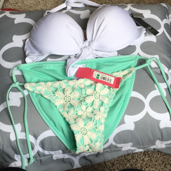 Top and. Bottom - Picture 3 of 4